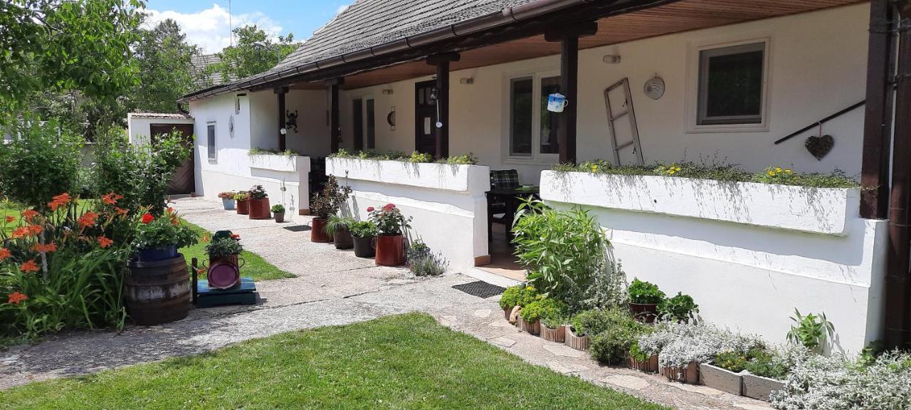 Haus Wegleitner Apartment Apetlon Exterior foto